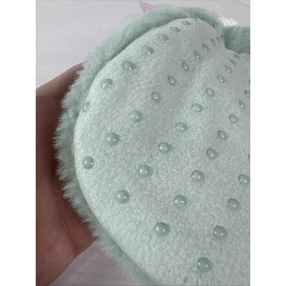 Auden Women's 0768 M/L 8-12 Faux Fur Slipper Socks Mint Green Gripper Bottom NWT - Picture 3 of 10